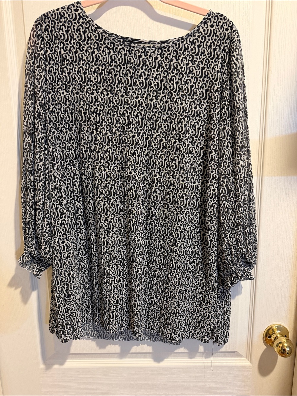 Investments Black & White Long Sleeve Tunic Top